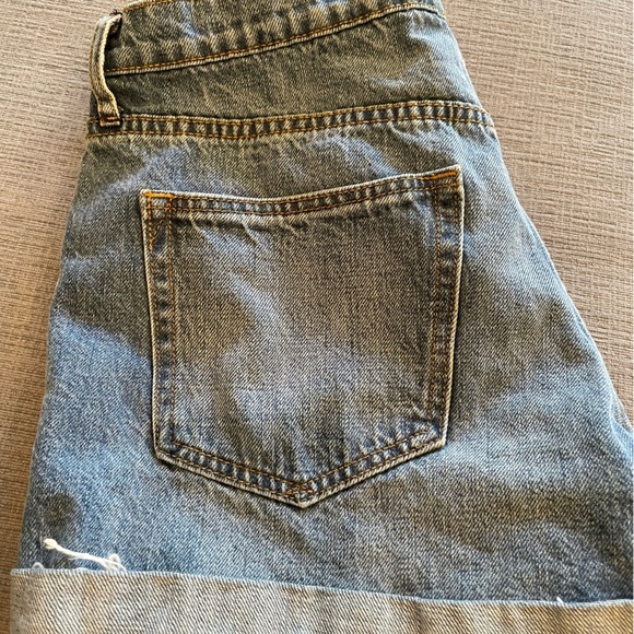 GAP 1969 Best Girlfriend Cuffed High Rise Denim Shorts Size 28R EUC - Picture 9 of 12